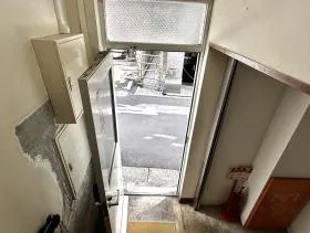 新宿ワープビルの外観