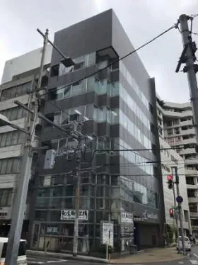 G7ビルの外観