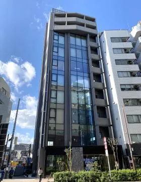 SIL西新宿 (旧:グランピア西新宿ビルの外観