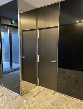 SIL西新宿 (旧:グランピア西新宿ビルの外観