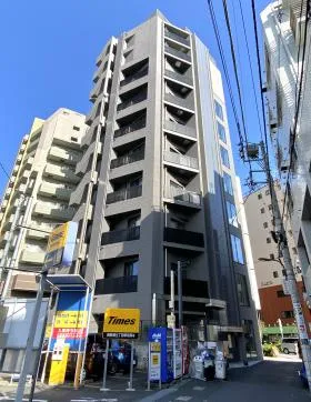 SIL西新宿 (旧:グランピア西新宿ビルの外観