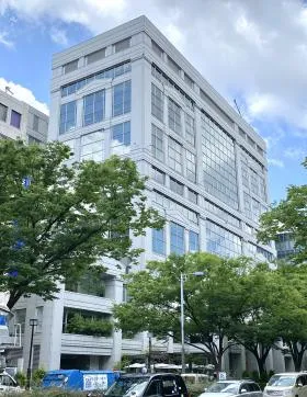 明治安田生命青山パラシオタワーの外観