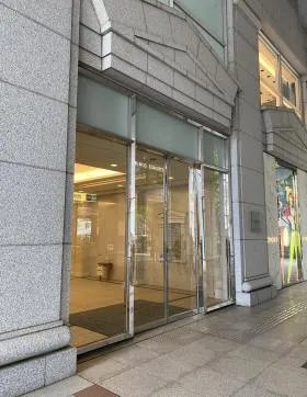 明治安田生命青山パラシオタワーの外観
