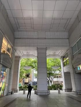 明治安田生命青山パラシオタワーの外観