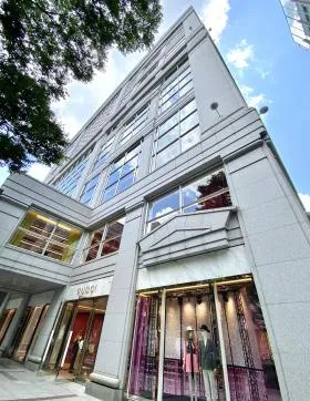 明治安田生命青山パラシオタワーの外観