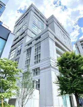 明治安田生命青山パラシオタワーの外観