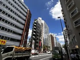 第1スカイビルの外観
