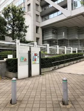 ニッセイアロマスクエアビルの外観
