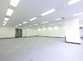 三ツ木聖蹟桜ケ丘ビルの外観