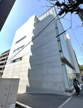 日本会館2ビルの外観