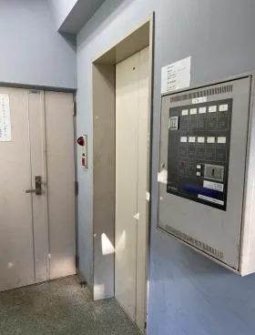 JSビルの外観