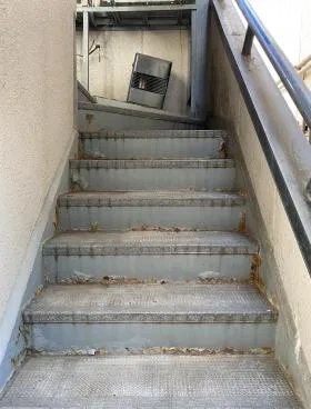 JSビルの外観