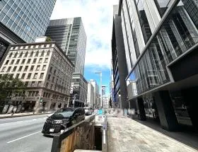 中央通り沿いを直進する（日本橋駅方面）