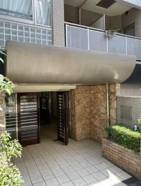 ミュゼ表参道ビルの外観