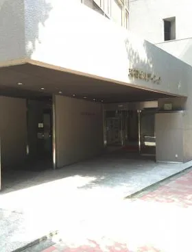 丸柏タマビルの外観
