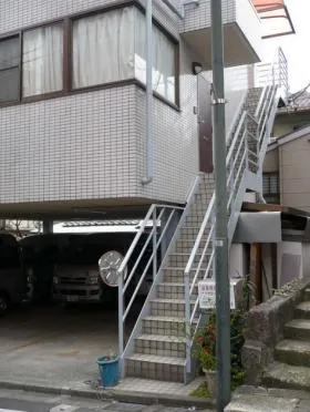 鍋倉ビルの外観