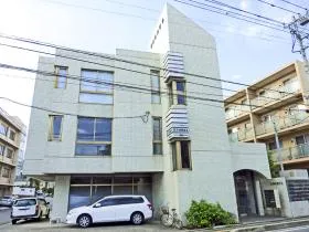 石橋松波ビルの外観
