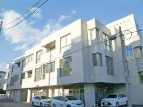 石橋松波ビルの外観