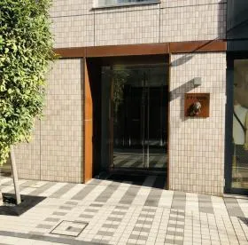 リオン南青山ビルの外観