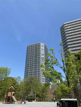 OMOTESANDO LABビルの外観