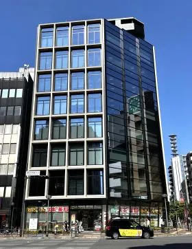 フロントプレイス四谷ビルの外観