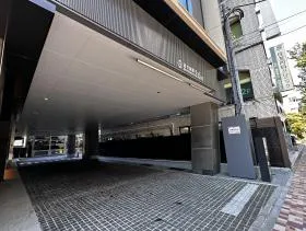 フロントプレイス四谷ビルの外観