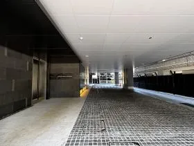 フロントプレイス四谷ビルの外観