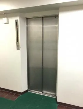 第1SSビルの外観
