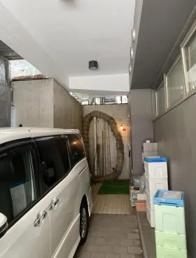 鳩森八幡神社ビルの外観
