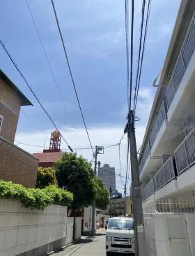 鳩森八幡神社ビルの外観