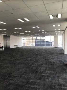 虎ノ門八束ビルの外観