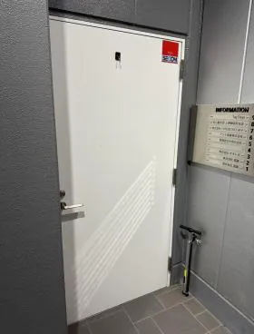 御徒町YOROZUYA7ビルの外観