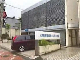 一棟貸しビルの外観