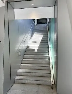 アスライン池袋ビルの外観