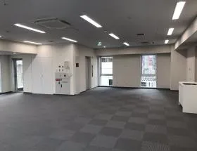 クロスシー秋葉原ビルの外観