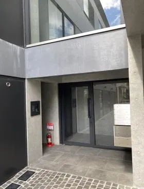 DOUBLE COURTビルの外観