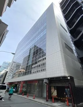 日土地京橋ビルの外観