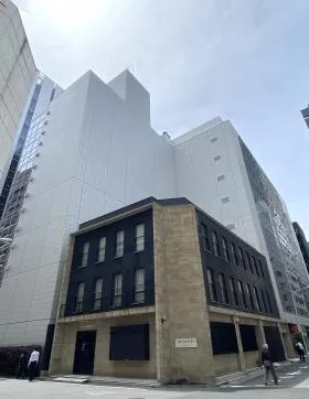 日土地京橋ビルの外観