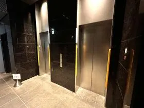 プレリー日本橋ビルの外観
