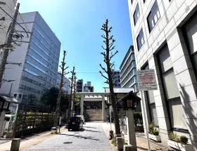 細い道に入り直進すると、左側に芝大神宮が見えるので左に曲がる