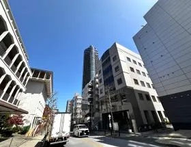 +SHIFT NOGIZAKAの外観