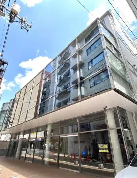 原宿WAT(旧:渡辺電気工業本社)ビルの外観