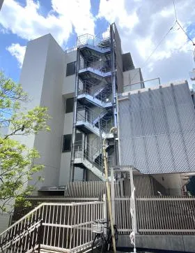 原宿WAT(旧:渡辺電気工業本社)ビルの外観
