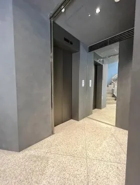 THE CROSS 一番町ビルの外観