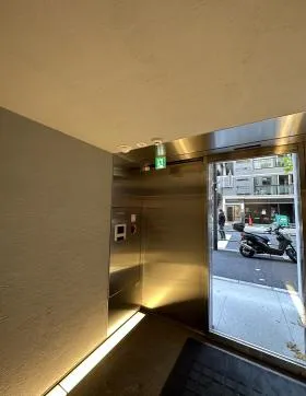 荒川ビルの外観