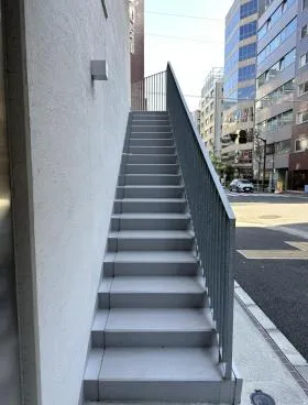 荒川ビルの外観