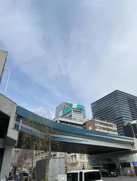 東京高速道路北有楽ビルの外観
