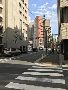 鈴丸ビルの外観