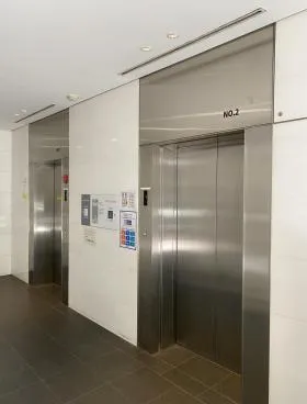 銀座並木通りビルの外観