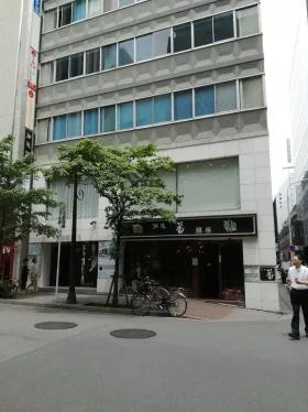 銀座朝日ビルの外観